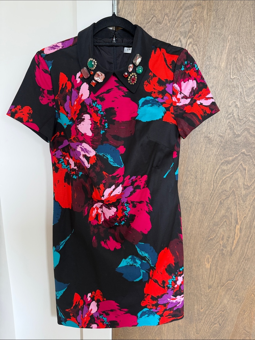 Trina Turk Black Floral Jewel-Collar Dress Sz 2